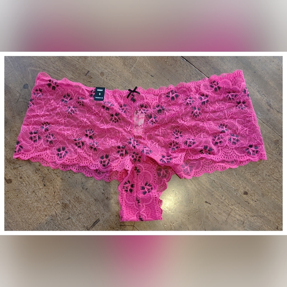 NWT Torrid Lace Boyshort Panties - Size 3 - Hot Pink
